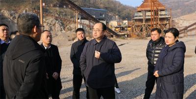 武义泉、肖平调研重点项目建设及安全生产工作