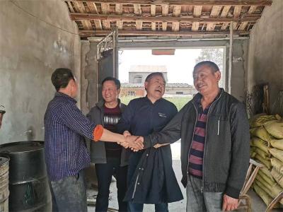小路引纠纷 调解促和睦