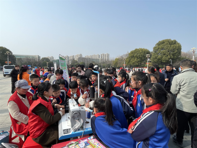 【宜城融评】“流动公益集市”：文明实践的温情注解与城市文明的生动诠释