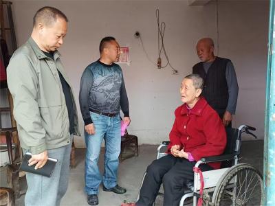 宜城市残联上门办证温暖残疾人 