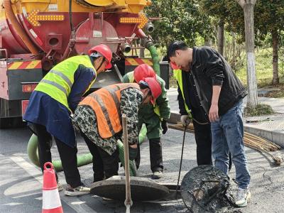 宜城市市政局：管道清淤早行动 筑牢汛期防线