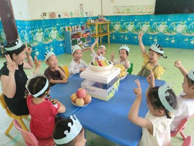 甜蜜童梦 欢乐“食”光——宜城市胡湾村幼儿园庆六一蛋糕分享会暖心举行