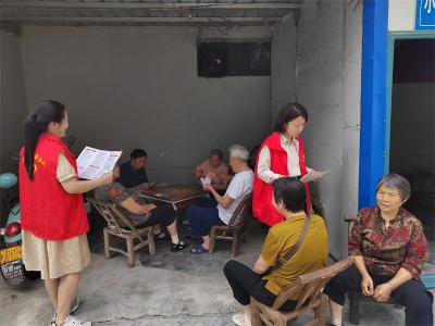 宜城市民政局：普法进社区 关爱老年人