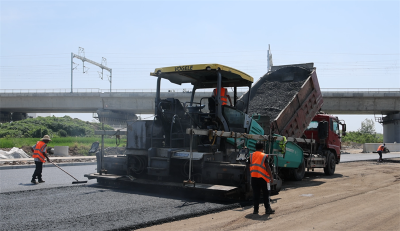 提前1个月！襄荆高铁配套市政道路建设“高温冲刺” 预计8月中旬通车