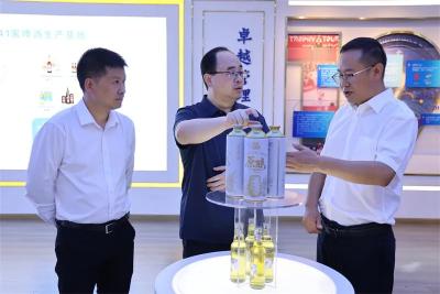 武义泉走访慰问一线工作者