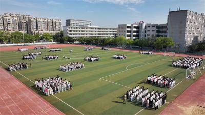 宜城二中新生接受国防教育洗礼 铸就青春担当 