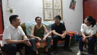 宜城市领导到龙头街道开展“八一”双拥走访慰问