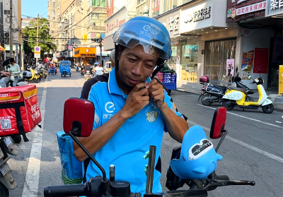 38℃的承诺：外卖小哥的“烤”验之路
