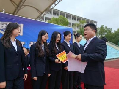 宜城职高2025年秋季开学典礼举行：深耕职教沃土，共赴成长新程