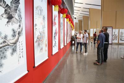 宜城市举办抗战胜利80周年书画摄影展：以艺术铭记历史 弘扬抗战精神
