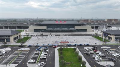 襄荆高铁宜城站通过首次“大考” 双节客流高峰运行平稳有序