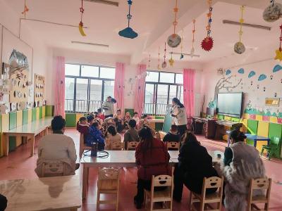 小河镇中心幼儿园迎接教学视导检查工作：精准视导促提升 笃行致远谱新篇