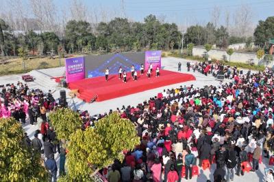 雷河镇载歌载舞庆元旦迎新春