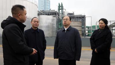 武义泉调研部分工业企业生产经营情况 