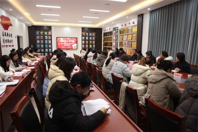 宜城举办“润心”爱心妈妈团成立暨关爱赋能培训会