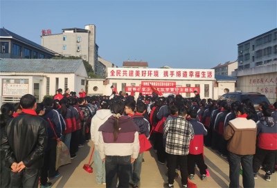 板桥店镇板桥社区：校社联动学雷锋 洁净家园齐行动