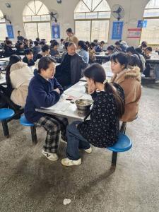 家校携手，“食”刻守护——南营中学举行家长膳食委员会暨校园开放日活动