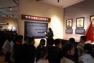 实验小学：童心向队忆英烈 红色基因伴成长