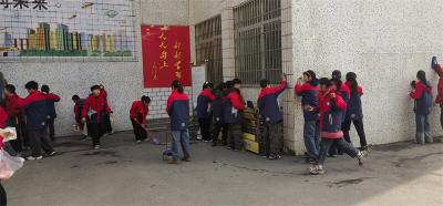 环翠小学：春风送暖学雷锋 开学启航新征程