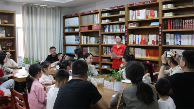 宜城市：书香润童心 科技向未来