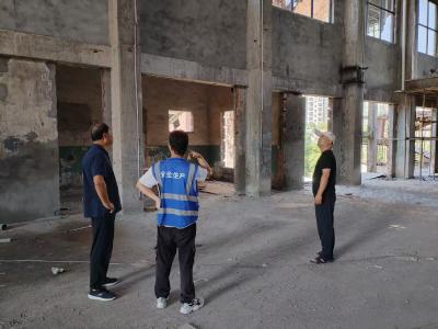 酂阳街道检查施工工地安全工作