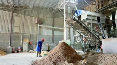 湖北老河口：开足马力烘干 保障秋粮归仓