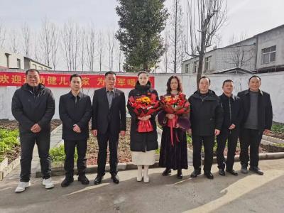 我市走访慰问空手道世界冠军龚莉