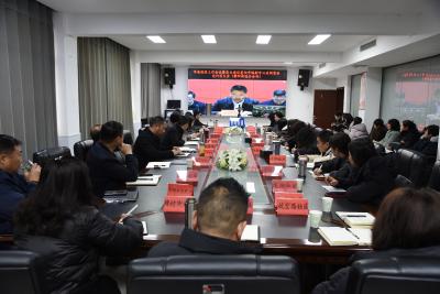 酂阳街道组织收听收看市委经济工作会议