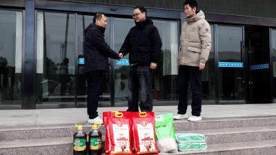 市残联开展春节前走访慰问活动