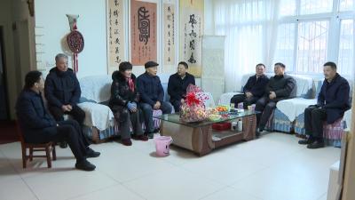 冯玉强郭章新看望慰问离退休老干部 