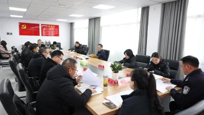 郭章新参加指导高新区（李楼镇）党（工）委2025年度民主生活会 