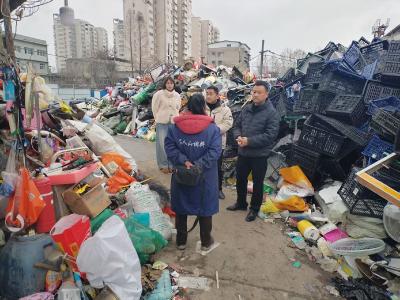 酂阳街道检查督导辖区废品回收站安全工作