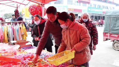【新春走基层】马跃新春年味浓 农贸市场购销旺
