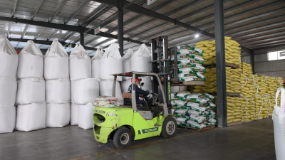 湖北老河口：春耕备耕早发力 农资农机双护航