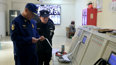 市消防救援大队开展物业消防安全暗访 