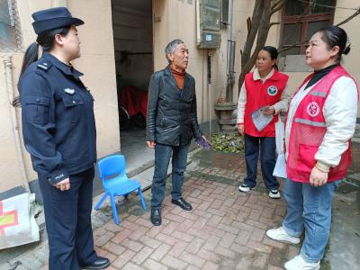 酂阳街道开展“禁种铲毒”主题宣传活动 