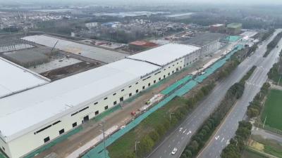 湖北老河口：“两公里生态圈”撬动新能源产业突围