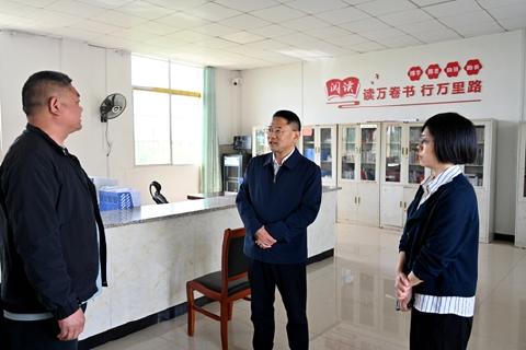 冯玉强在薛集镇调研时强调 牢固树立和践行正确政绩观 以实干实绩推动经济社会高质量发展
