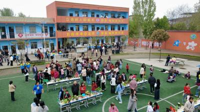 杨寨小学开展“樱你而来 育见春天”百花节暨家长开放日活动