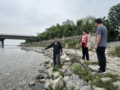 勇救落水老人 凡人善举显大爱