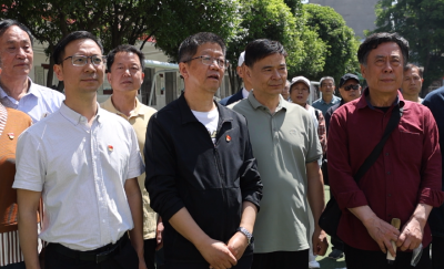 襄阳市诗词学会来我市采风