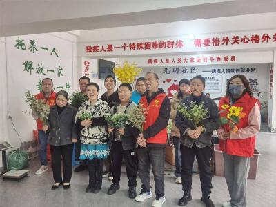 聚爱成光，瞧这一家子 