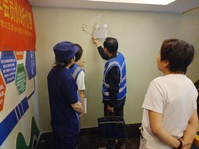 酂阳街道检查辖区足浴洗浴场所安全工作