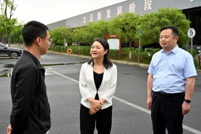 郭方芳冯晓濮调研工业企业