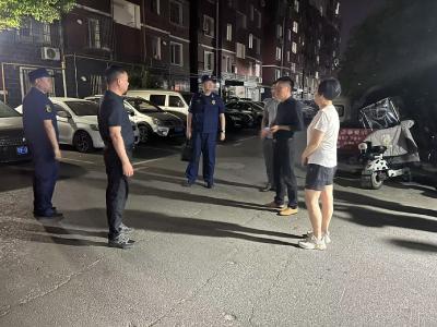 酂阳街道开展电动自行车违规停放和进梯入户夜间突击检查