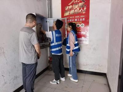 酂阳街道检查辖区粮食收购点和居民小区安全工作
