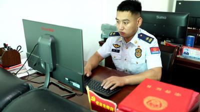 【党旗荣光•榜样先锋】钟原：以青春赴使命 十一载蓝焰铸尖兵