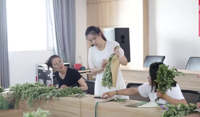 老河口：端午民俗润人心 艾香传情迎佳节