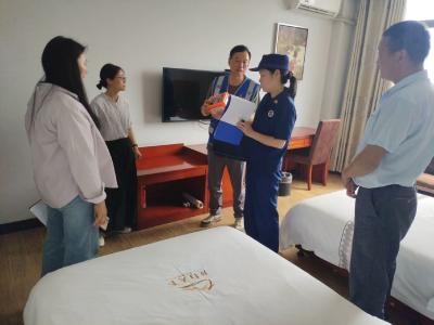 酂阳街道检查整治辖区高考考点周边安全工作