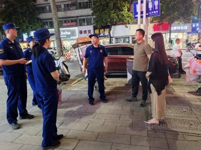 酂阳街道夜查“三无小区”消防安全